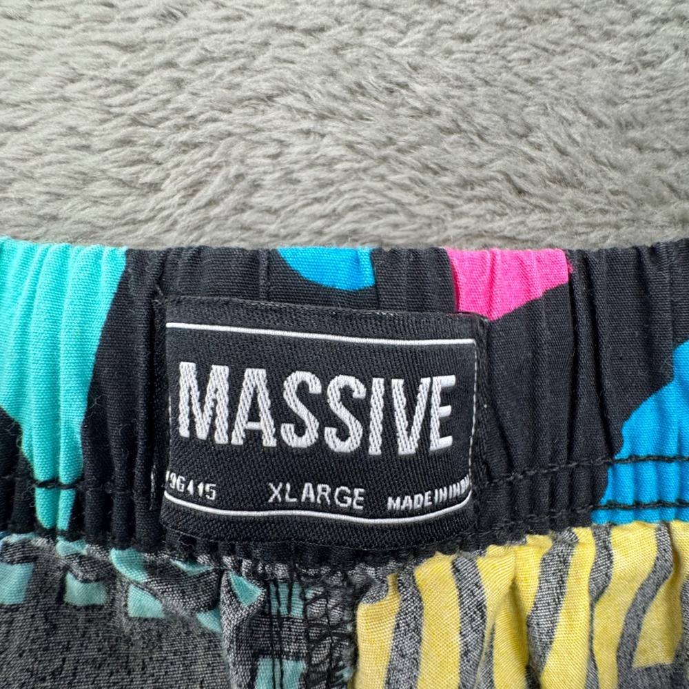 Massive Mens XL Retro 80s 90s Memphis Geometric Neon Shorts Black 19G415 - Picture 3 of 7